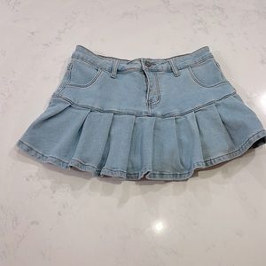 Y2k Pleated Denim Mini Skirt Light blue Early 2000s size M